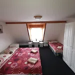 Gæstehus Tomy Pihlov 3*
