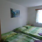 Gæstehus Tomy Pihlov 3*